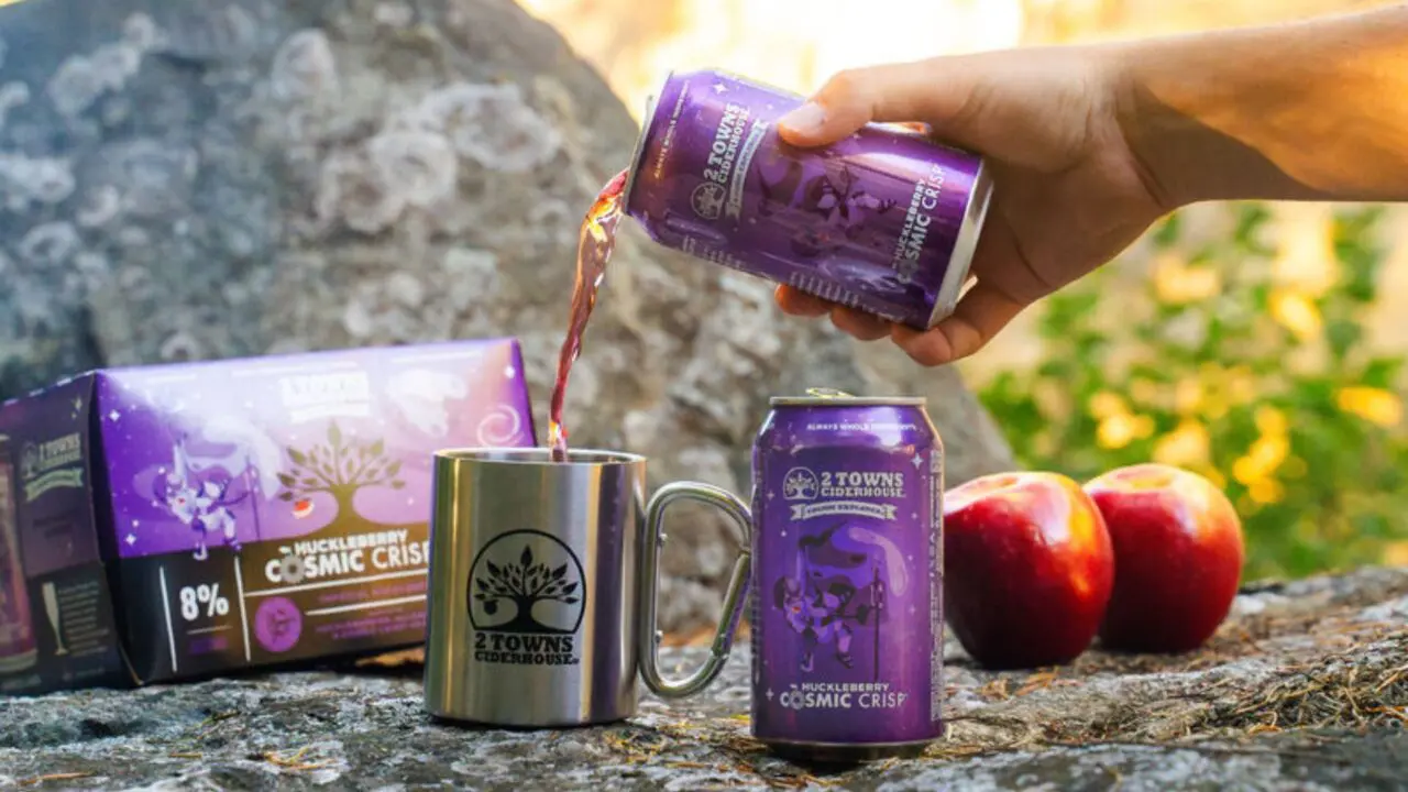 2 Towns Expands Cosmic Crisp® Line with New Huckleberry Imperial