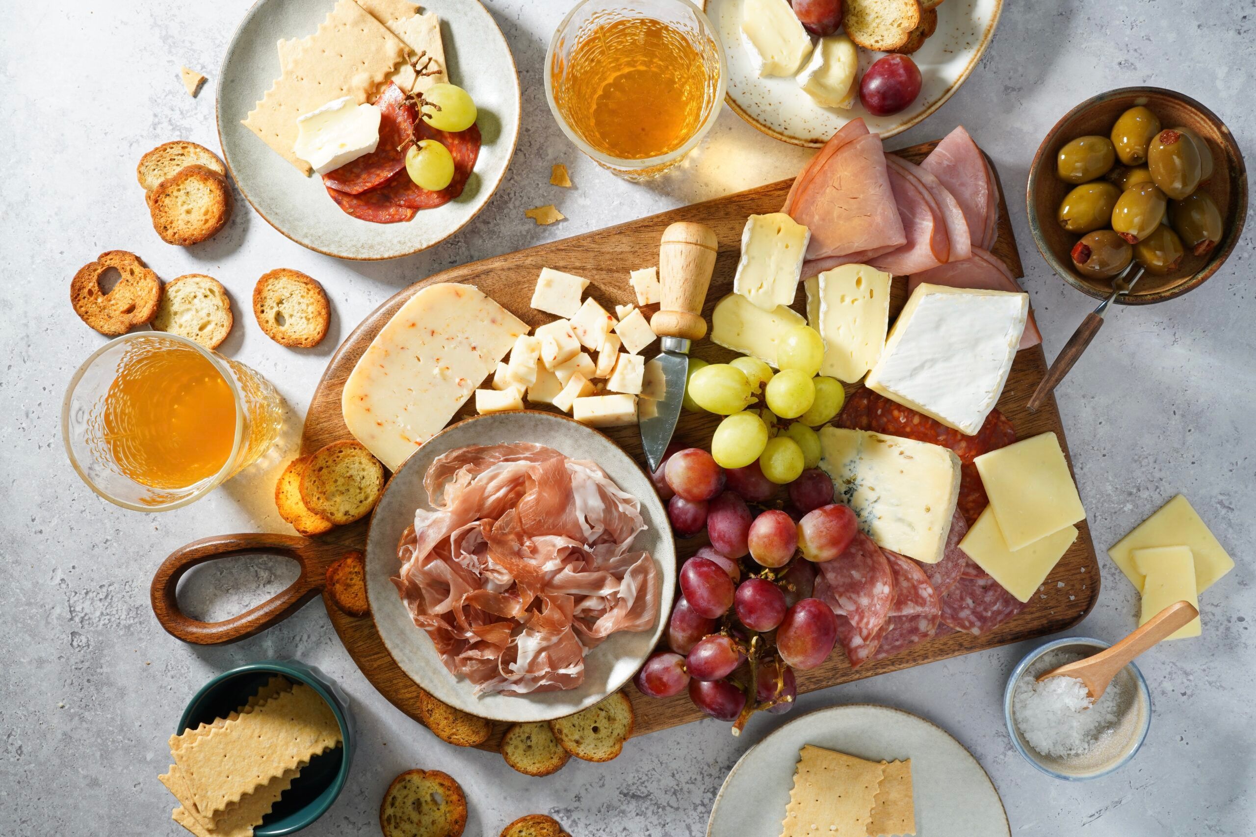 The Perfect Spring Picnic: Cheese and Cider Pairings for your Spread